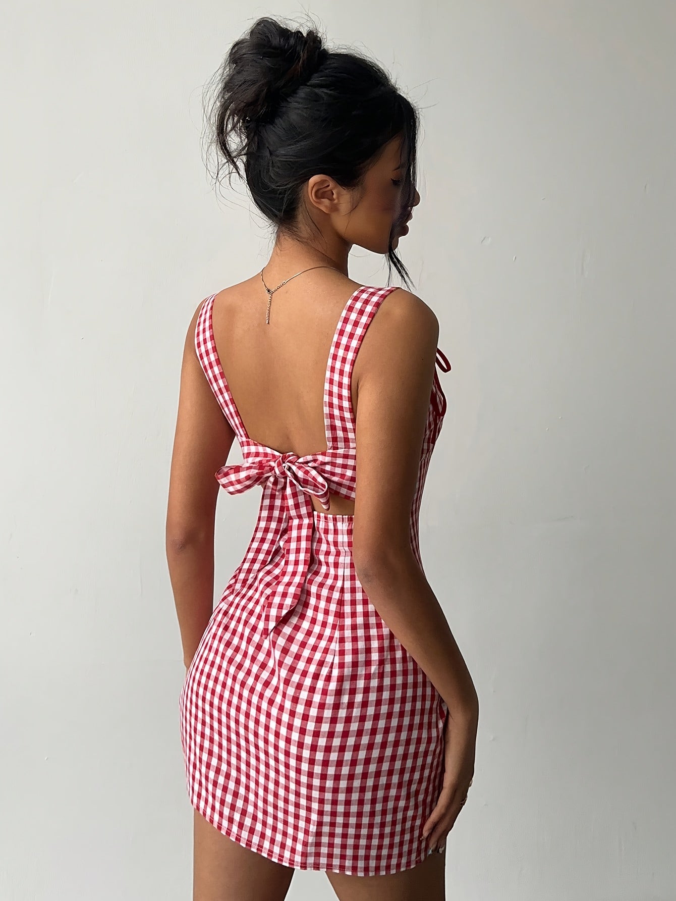 The New Y2K Fashionable Checkered Mini Halter Dress For Women In Spring And Summer Is Suitable For Young Girls' Concerts