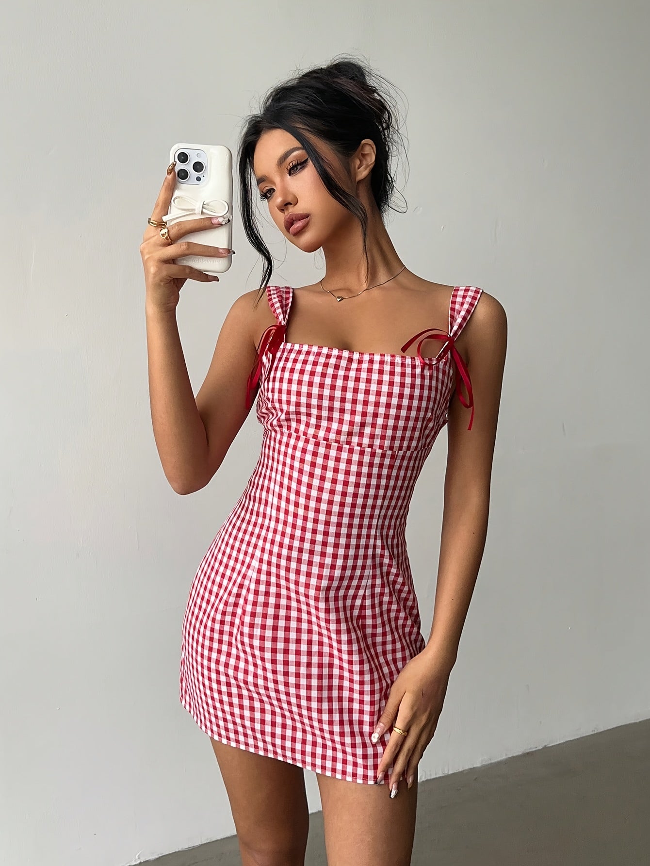 The New Y2K Fashionable Checkered Mini Halter Dress For Women In Spring And Summer Is Suitable For Young Girls' Concerts